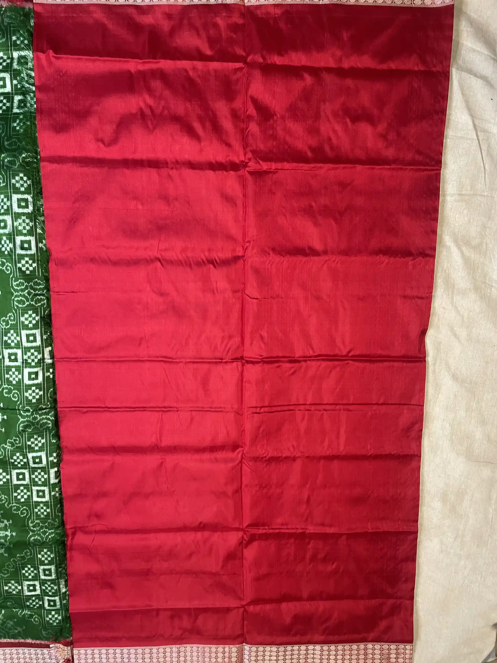 Plain red blouse piece to go well with the saree